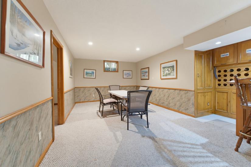 Property listing for 348 Shaver Rd., Ancaster, ON