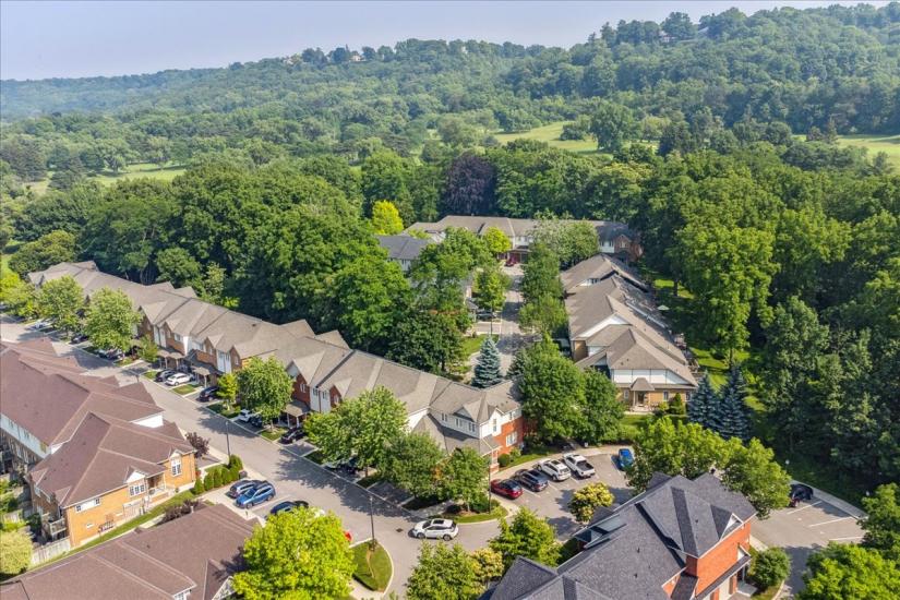 Property listing for #101-100 Beddoe Dr., Hamilton, ON