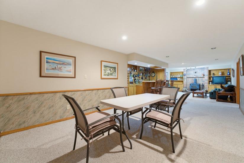 Property listing for 348 Shaver Rd., Ancaster, ON