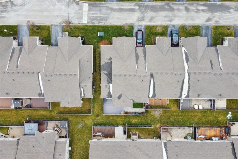 Property listing for 62 Gaddye Lane, Binbrook, ON