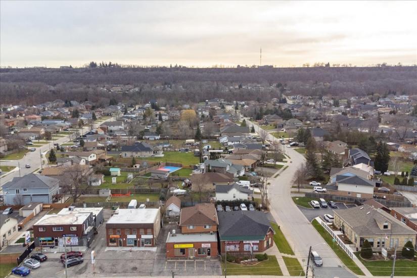 Property listing for #3-437 Highway 8, Stoney Creek, ON