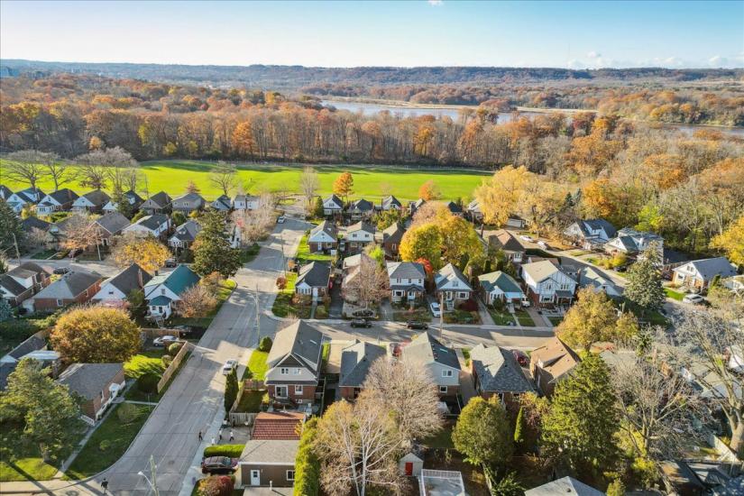 Property listing for 56 Uplands Ave., Hamilton, ON