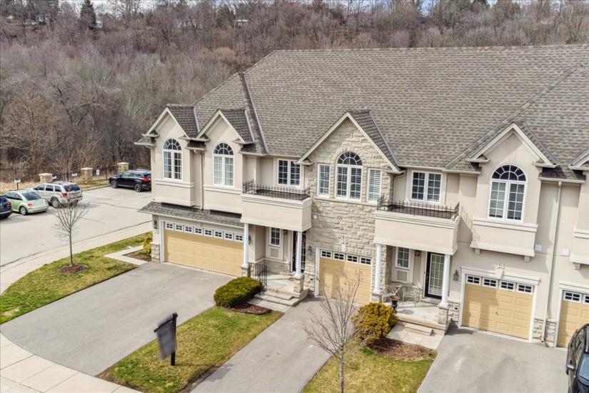 Property listing for 36 Forest Valley Cres., Dundas, ON