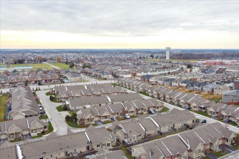 Property listing for 62 Gaddye Lane, Binbrook, ON