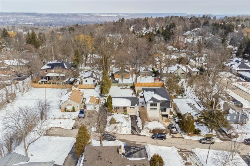 Property listing for 23 Lorne Ave., Hamilton, ON