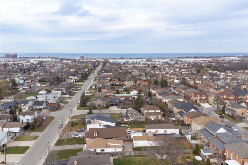 Property listing for #3-437 Highway 8, Stoney Creek, ON