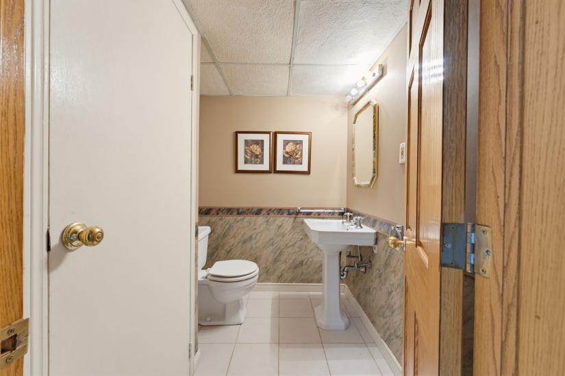 Property listing for 348 Shaver Rd., Ancaster, ON