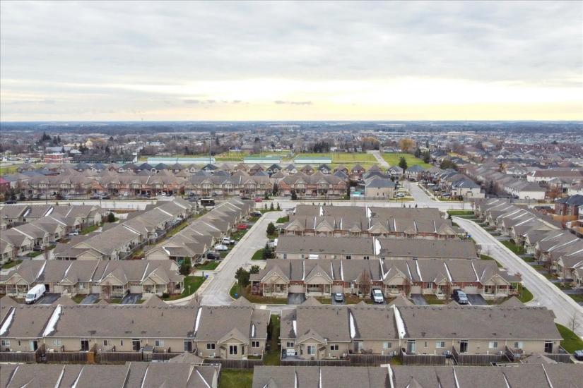 Property listing for 62 Gaddye Lane, Binbrook, ON