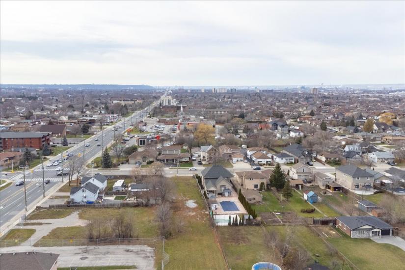 Property listing for #3-437 Highway 8, Stoney Creek, ON