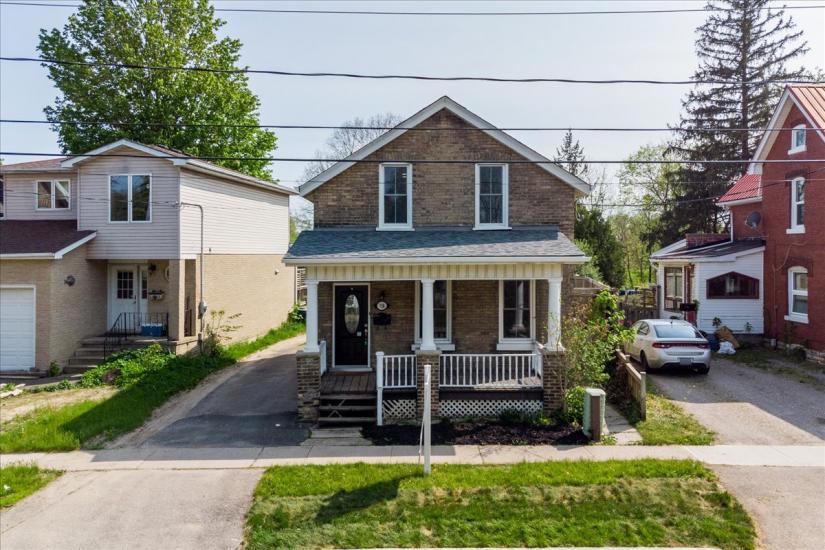 Property listing for 116 Grand River Ave., Brantford, ON