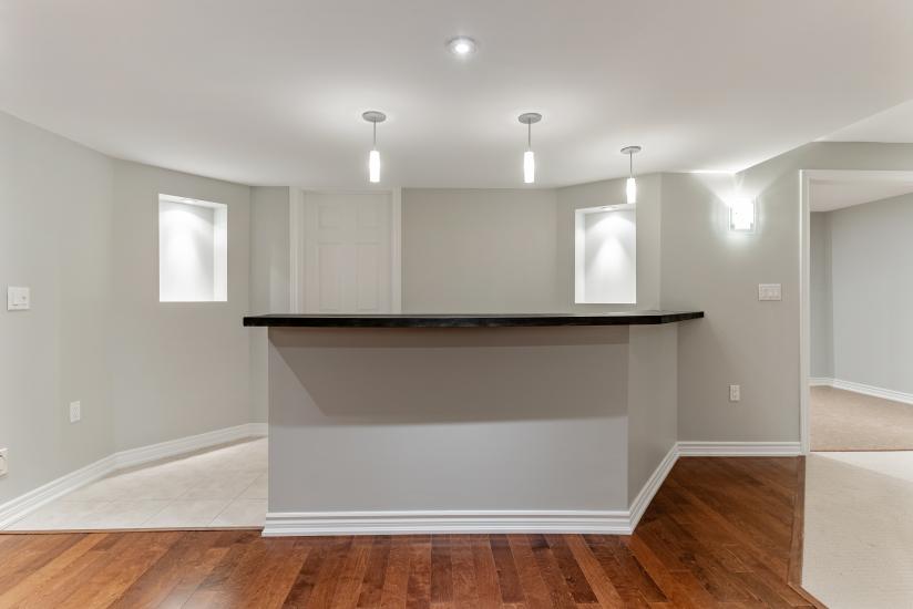 Property listing for 100 Davidson Blvd., Dundas, ON