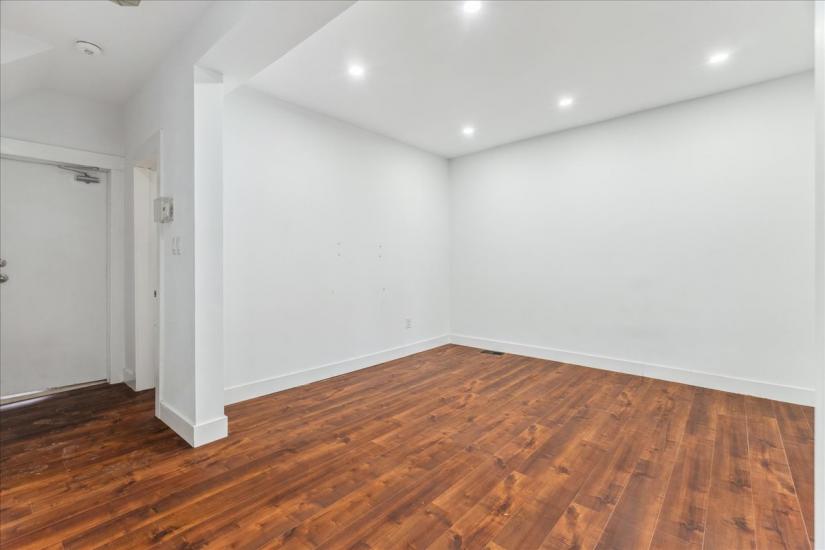 Property listing for 5 Cumberland Ave., Hamilton, ON