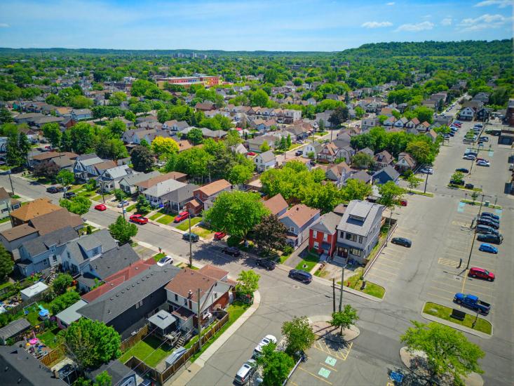 Property listing for 124 Campbell Ave., Hamilton, ON