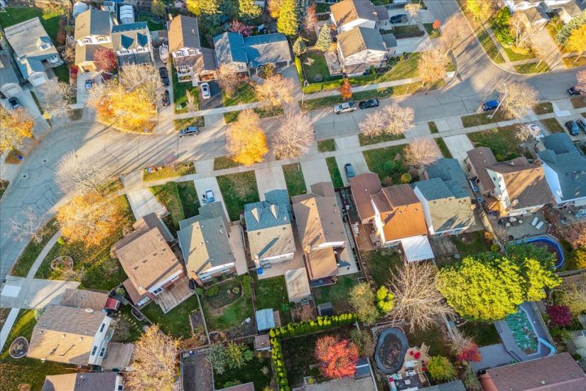 Property listing for 110 Glenashton Dr., Stoney Creek, ON