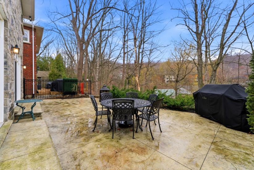 Property listing for 67 Alma St., Dundas, ON