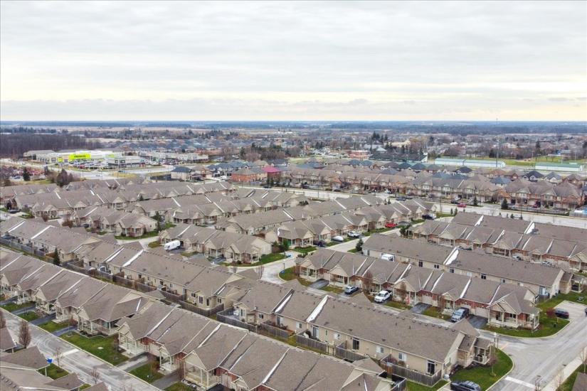 Property listing for 62 Gaddye Lane, Binbrook, ON