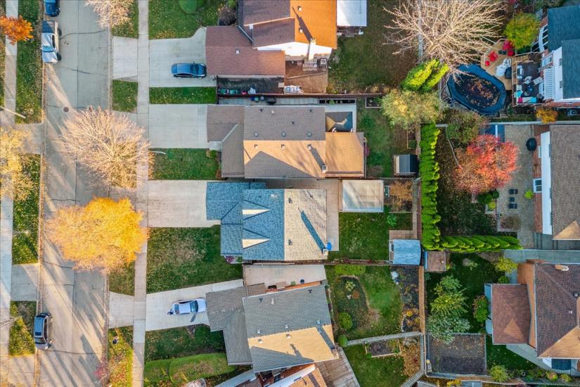 Property listing for 110 Glenashton Dr., Stoney Creek, ON