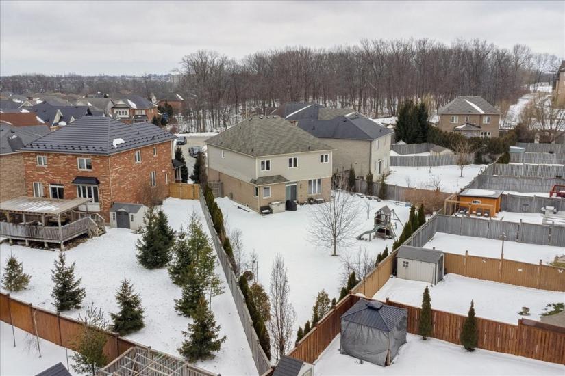 Property listing for 19 Deborah Crt., Hamilton, ON