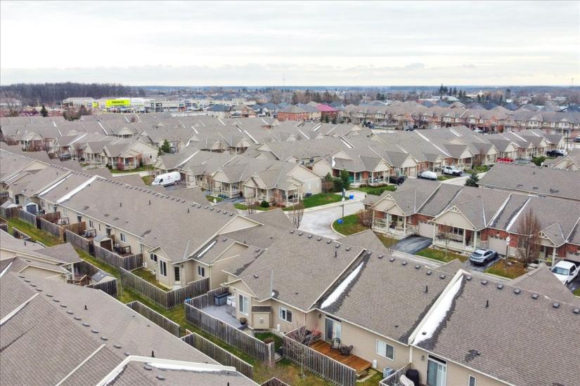 Property listing for 62 Gaddye Lane, Binbrook, ON