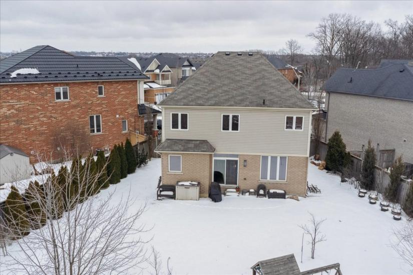 Property listing for 19 Deborah Crt., Hamilton, ON