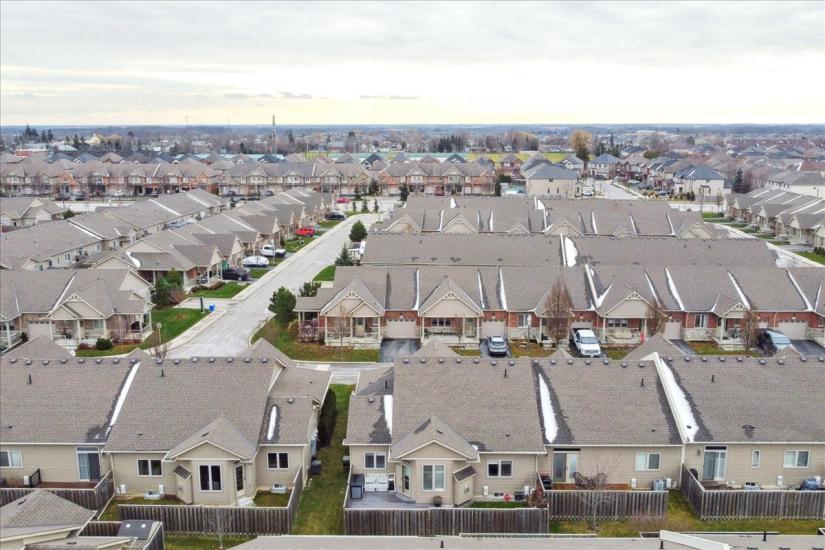 Property listing for 62 Gaddye Lane, Binbrook, ON