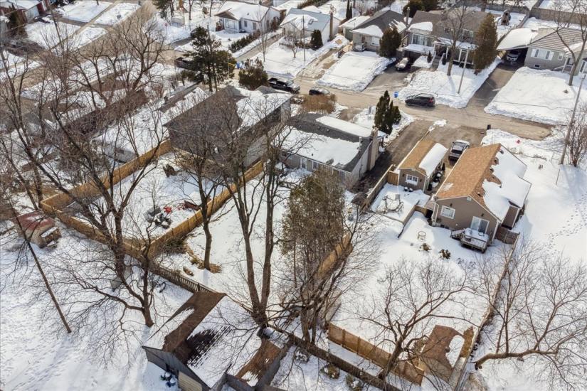 Property listing for 23 Lorne Ave., Hamilton, ON