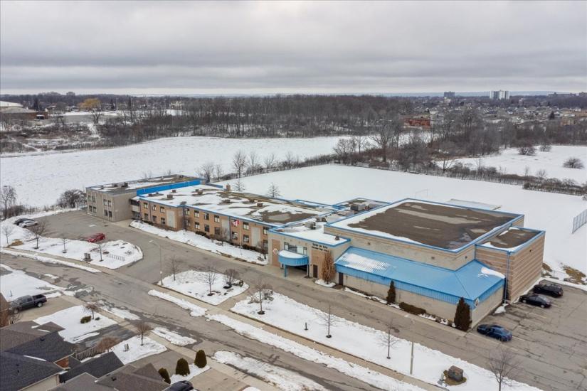 Property listing for 19 Deborah Crt., Hamilton, ON