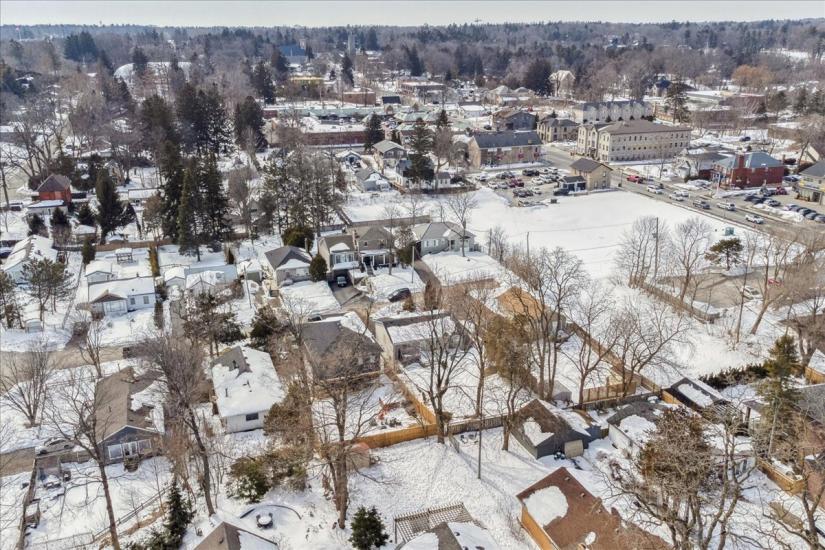 Property listing for 23 Lorne Ave., Hamilton, ON