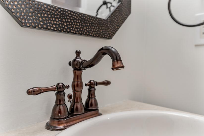 Property listing for 100 Davidson Blvd., Dundas, ON