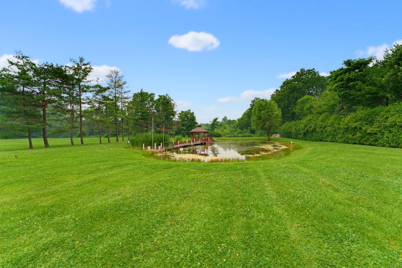 Property listing for 348 Shaver Rd., Ancaster, ON