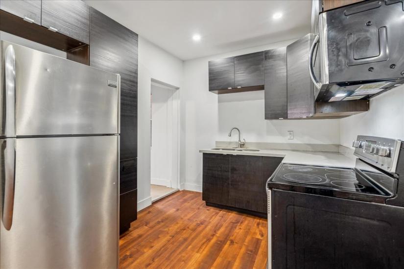 Property listing for 5 Cumberland Ave., Hamilton, ON