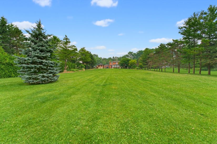Property listing for 348 Shaver Rd., Ancaster, ON