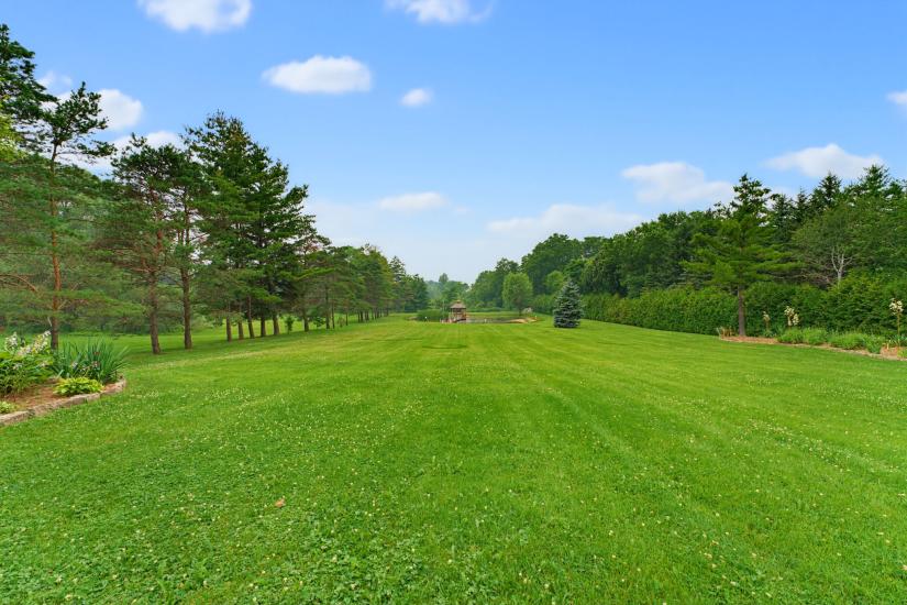 Property listing for 348 Shaver Rd., Ancaster, ON