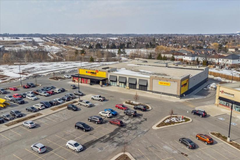 Property listing for 16 Fenwick Place, Waterdown, ON