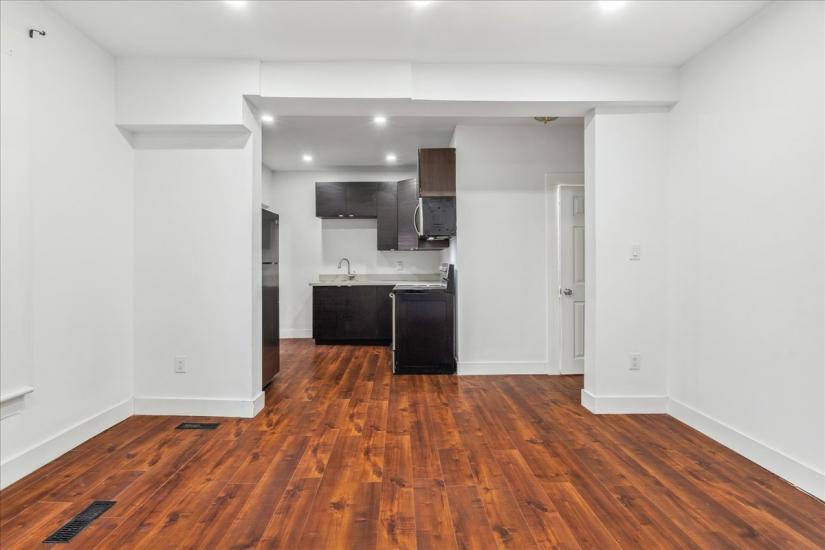 Property listing for 5 Cumberland Ave., Hamilton, ON