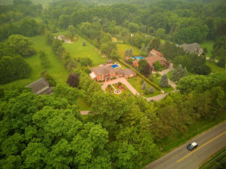Property listing for 348 Shaver Rd., Ancaster, ON