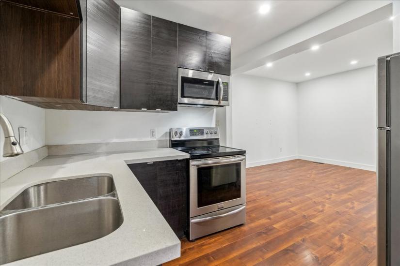 Property listing for 5 Cumberland Ave., Hamilton, ON