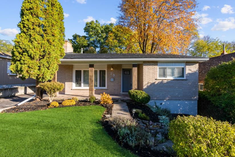 Property listing for 23 Lorne Ave., Ancaster, ON