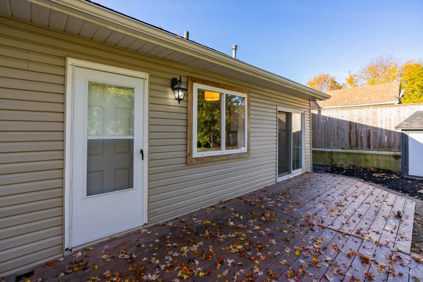 Property listing for 23 Lorne Ave., Ancaster, ON