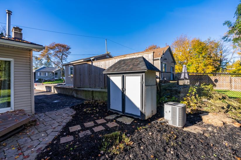 Property listing for 23 Lorne Ave., Ancaster, ON