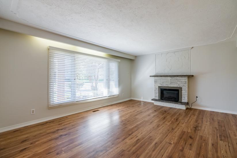 Property listing for 23 Lorne Ave., Ancaster, ON