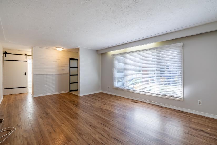 Property listing for 23 Lorne Ave., Ancaster, ON