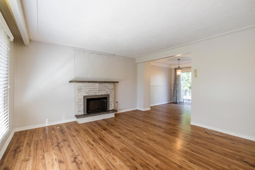 Property listing for 23 Lorne Ave., Ancaster, ON