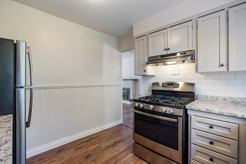 Property listing for 23 Lorne Ave., Ancaster, ON