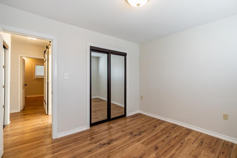 Property listing for 23 Lorne Ave., Ancaster, ON