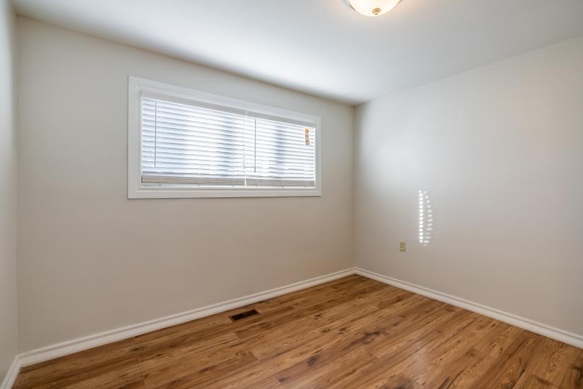 Property listing for 23 Lorne Ave., Ancaster, ON