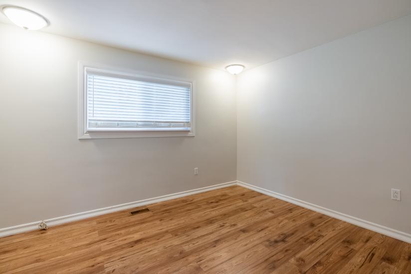 Property listing for 23 Lorne Ave., Ancaster, ON