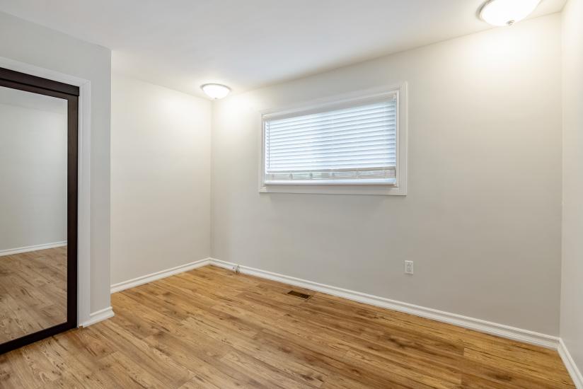 Property listing for 23 Lorne Ave., Ancaster, ON