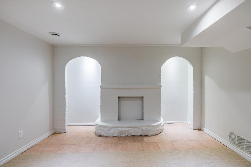 Property listing for 23 Lorne Ave., Ancaster, ON