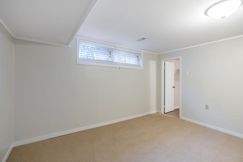 Property listing for 23 Lorne Ave., Ancaster, ON